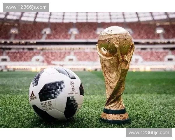 《世界杯小报独家解读：聚焦热点赛事、精彩瞬间与幕后故事》